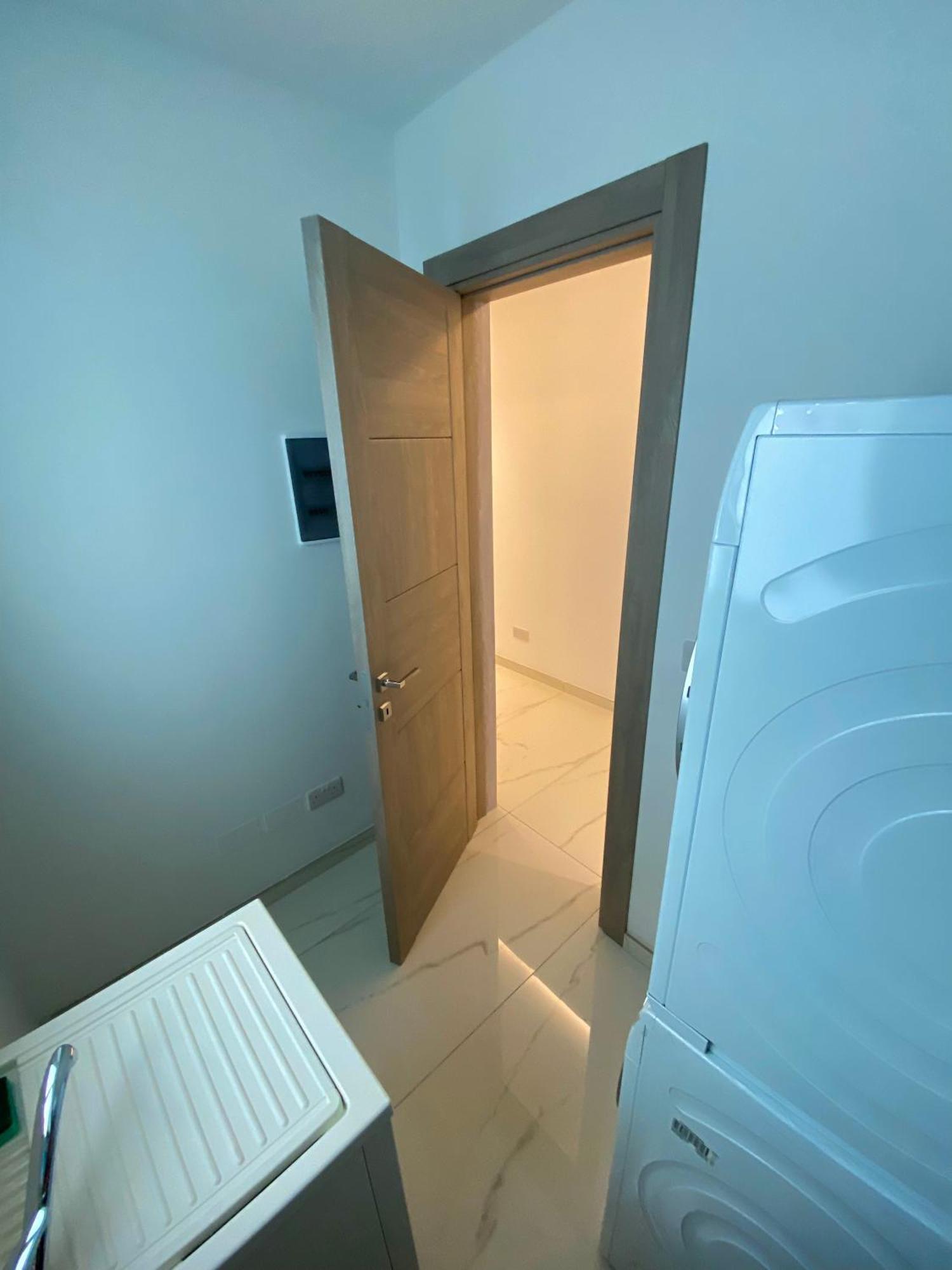 Tigne Sliema Three Bedrooms Apartment المظهر الخارجي الصورة