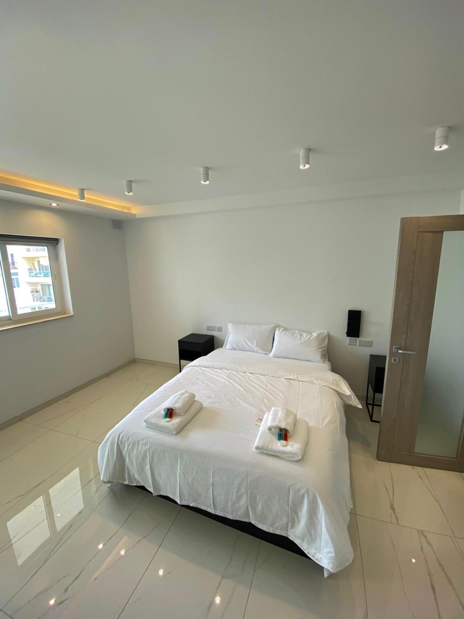 Tigne Sliema Three Bedrooms Apartment المظهر الخارجي الصورة